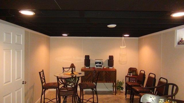 Our team created this spacious dining room in this Belvidere, IL basement!